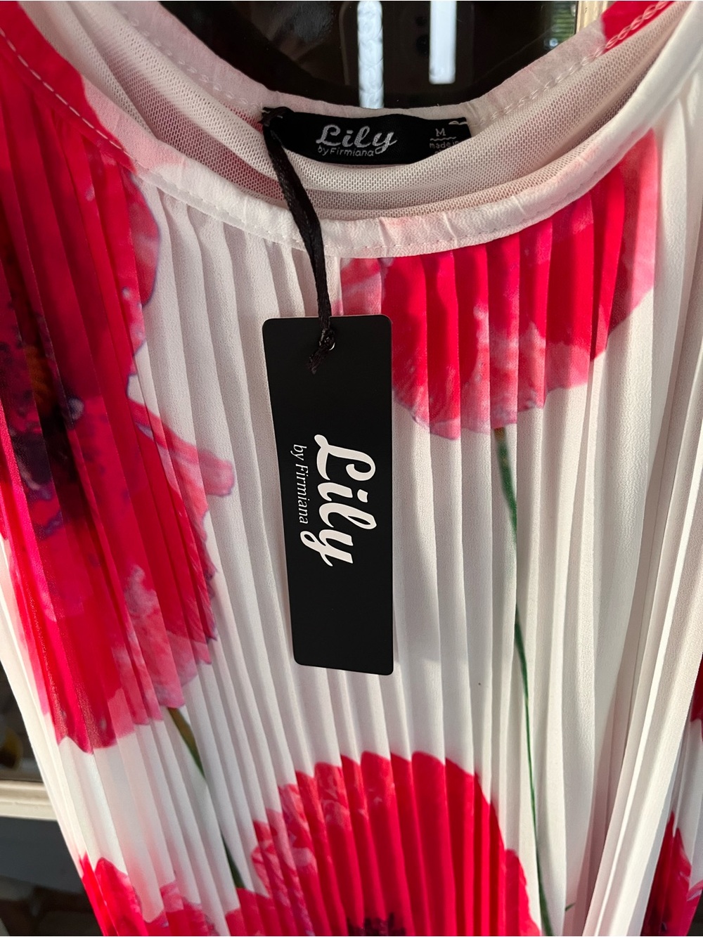 Lily White Pleated Camisole with Red Floral Print - Picture 4 of 7